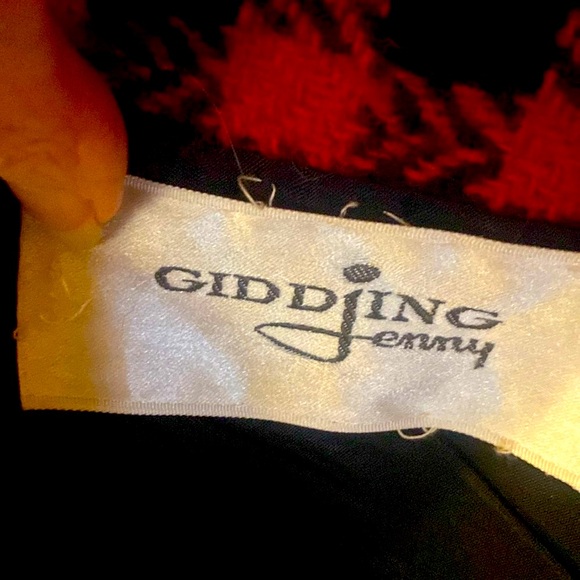 Midi length wool coat by Ilie Wacs, designer - Picture 6 of 6